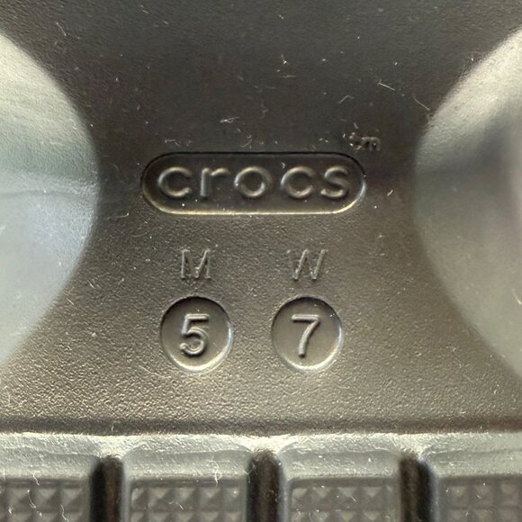 Crocs Platform Sandals Floral Print Purple Black w/Flower Croc Charms - Picture 9 of 10